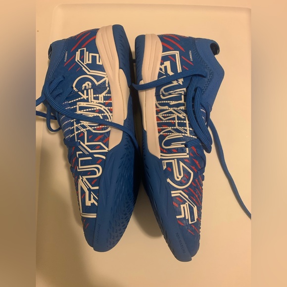 Women’s Indoor soccer shoes - Picture 2 of 2